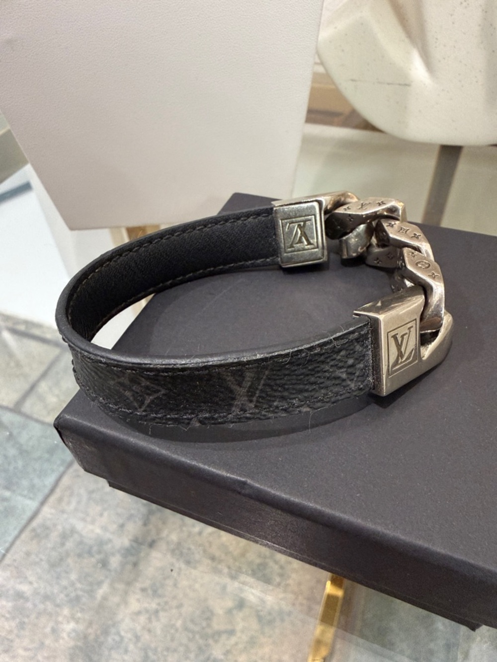 Louis Vuitton Monochain Reverso Bracelet in Monogram Eclipse Black - Picture 5 of 7